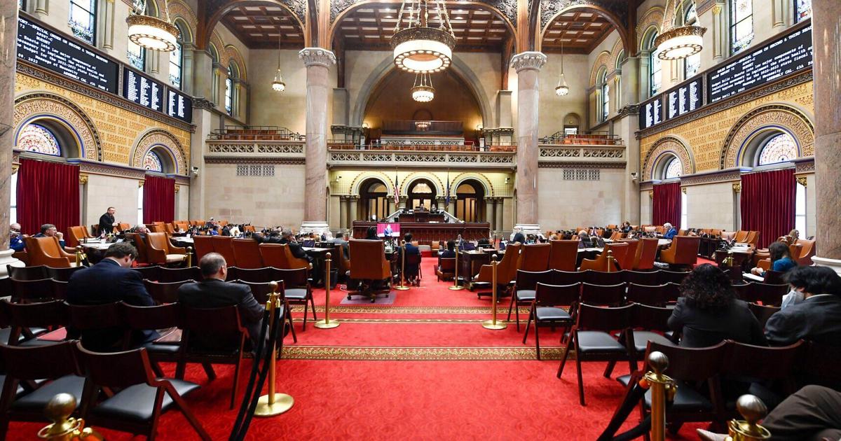 NY lawmakers debate $220B budget, boosted by federal funds | Health